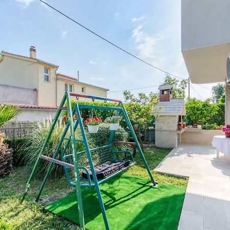 Holiday Apartment With Garden Kaštela Exteriör bild